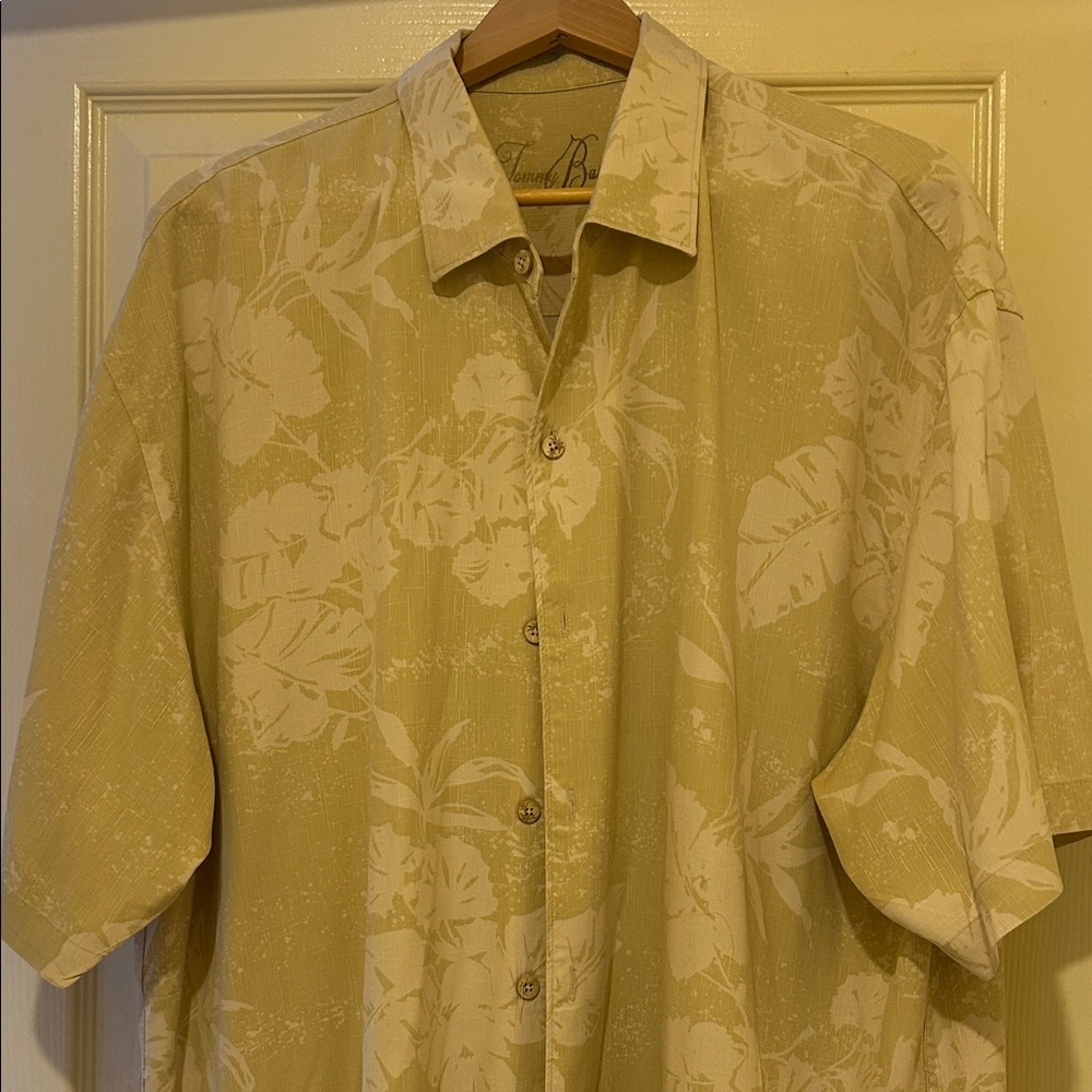 Tommy Bahama Short Sleeve Button-Up Shirt XXL